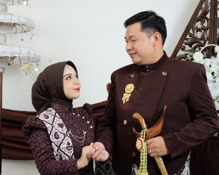 Nanda & Yogi (1)